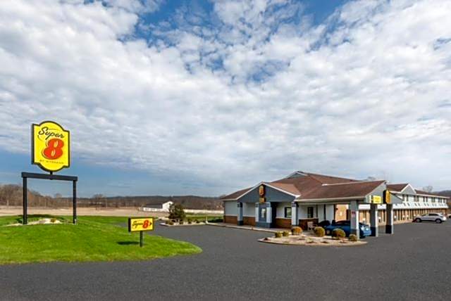 Super 8 by Wyndham Newcomerstown