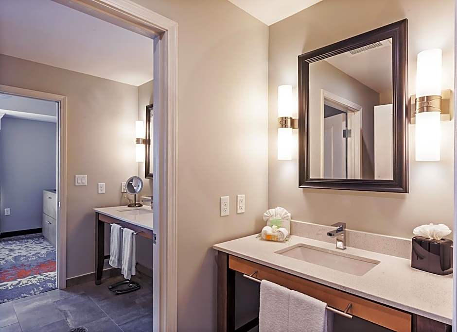 Holiday Inn Houston NE-Bush Airport Area By IHG