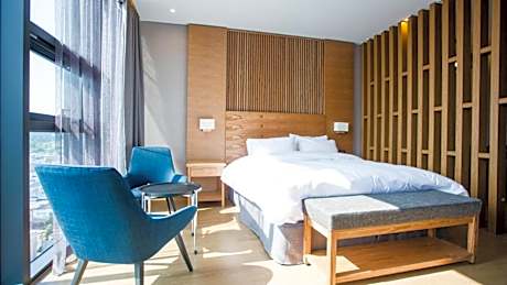 Special Offer - Corner Suite