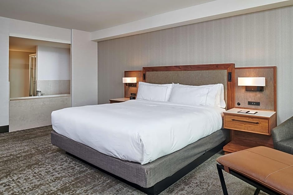 DoubleTree By Hilton Fullerton