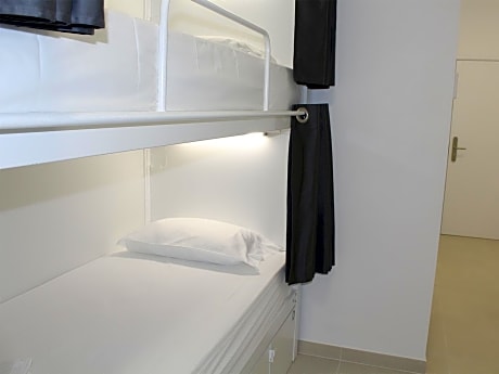 Bed in 4-Bed Mixed Dormitory Room