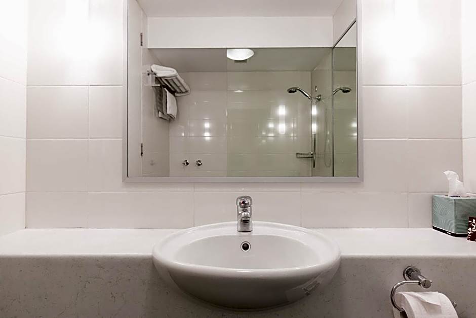 St Ives Motel Apartments