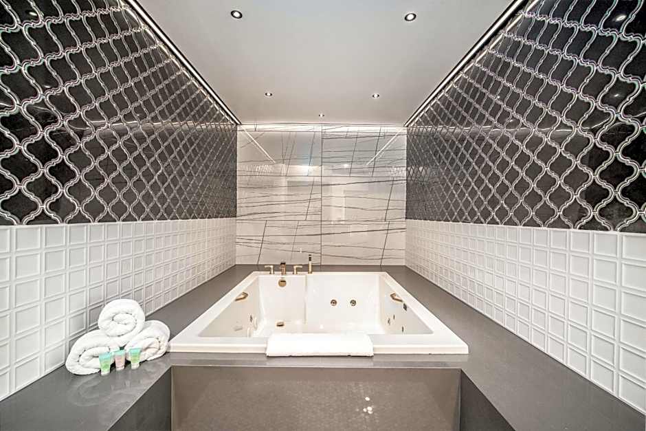 Aspire Inn Studios & Spas