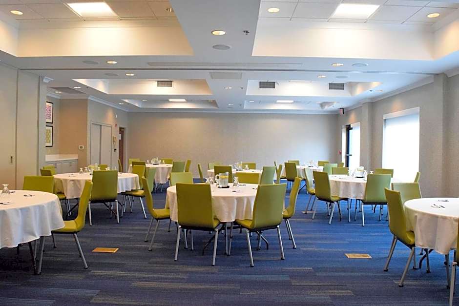 Holiday Inn Express Hotel & Suites Rochester Webster By IHG