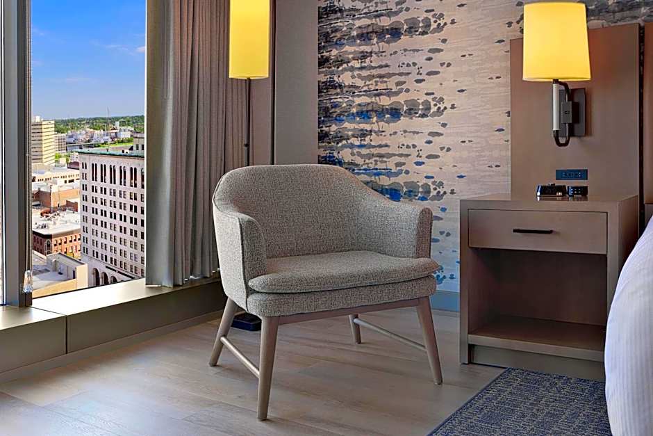 DoubleTree By Hilton Cedar Rapids Convention Complex