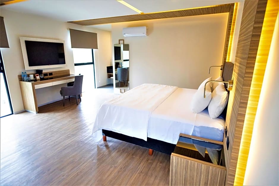 Hotel Plaza by Kavia