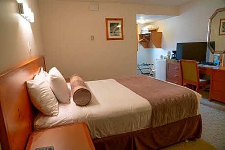 Hotel Room - bedding not guaranteed
