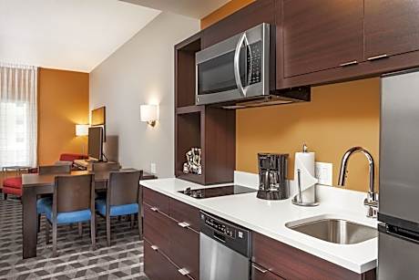 Studio, 2 Queen Beds (Hearing Accessible)