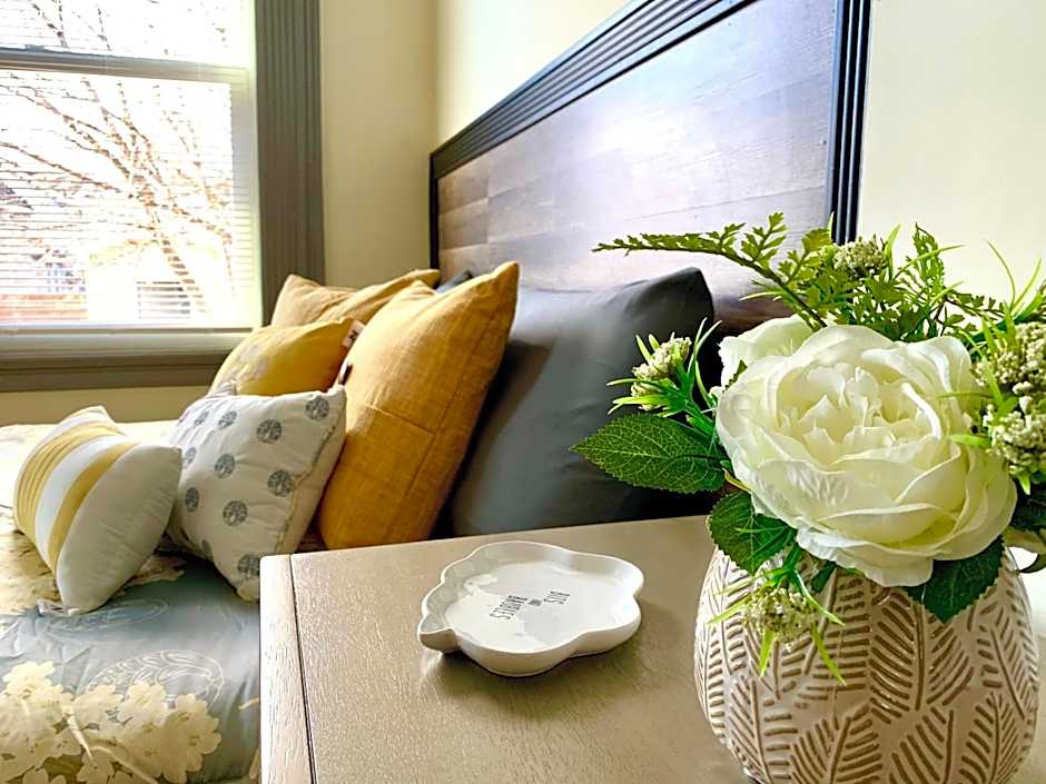 Perfect 6BR Stay Near Falls & Attractions