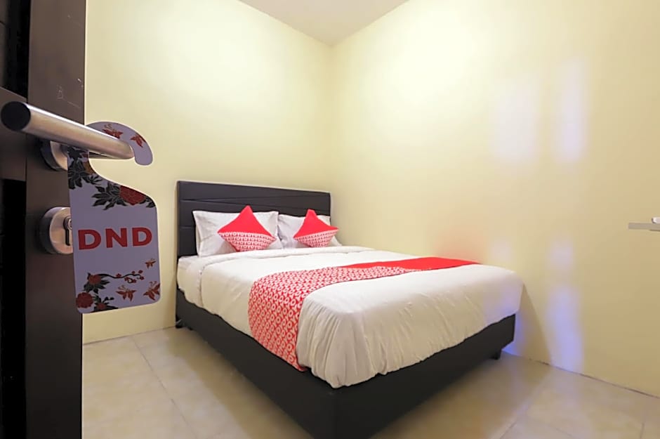 OYO 779 Mn One Residence Syariah Near ITC Cempaka Mas Near Kalbe Farma