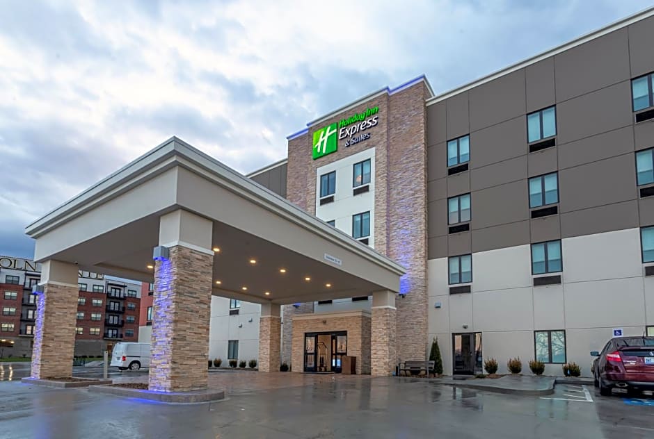 Holiday Inn Express & Suites - Columbus - Worthington