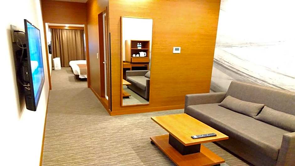 Odysis Suites Osaka Airport Hotel