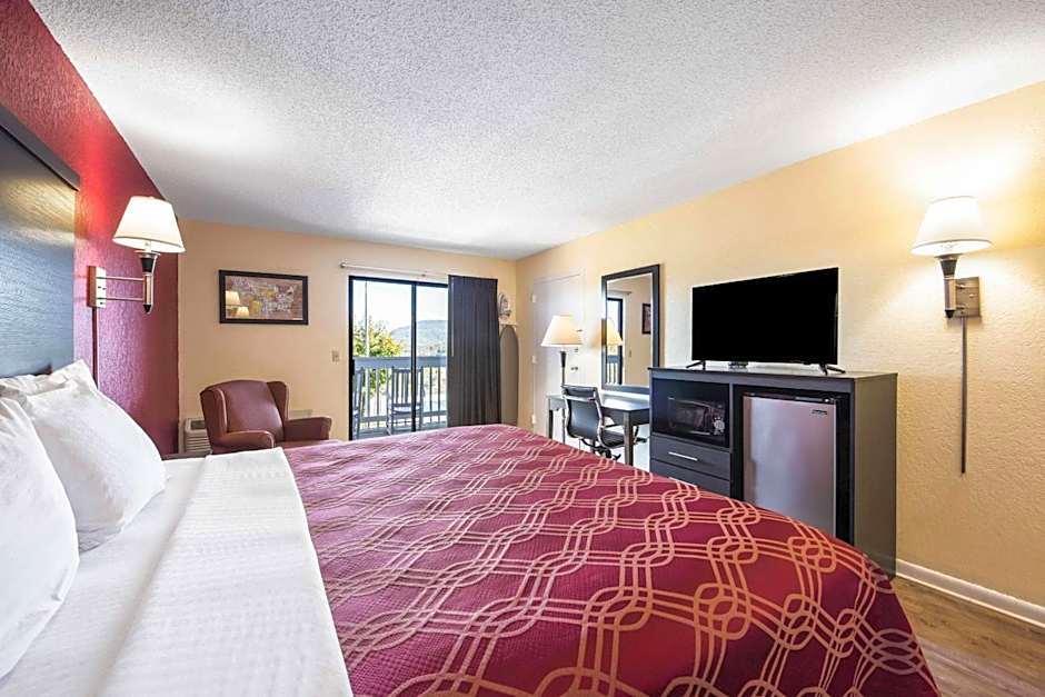 Econo Lodge - Waynesville