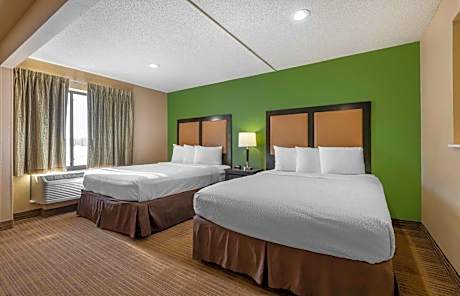 Deluxe Studio with 2 Double Beds - Non-Smoking