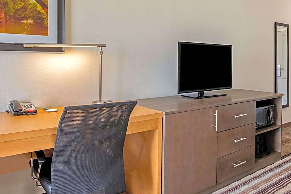 La Quinta Inn & Suites by Wyndham Paducah