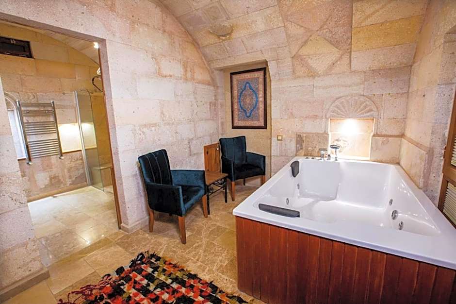 Caldera Cave Hotel