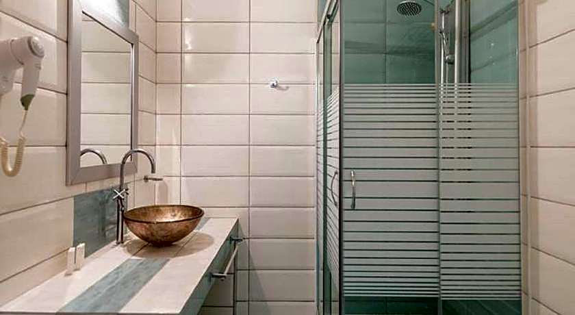 Maranton Beach Hotel