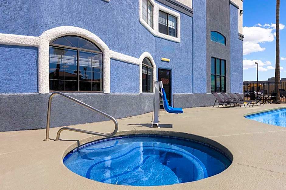 Days Inn & Suites by Wyndham Tucson/Marana