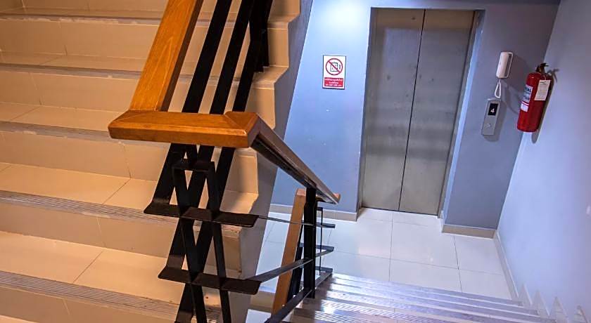 Salinsiri at ladkrabang