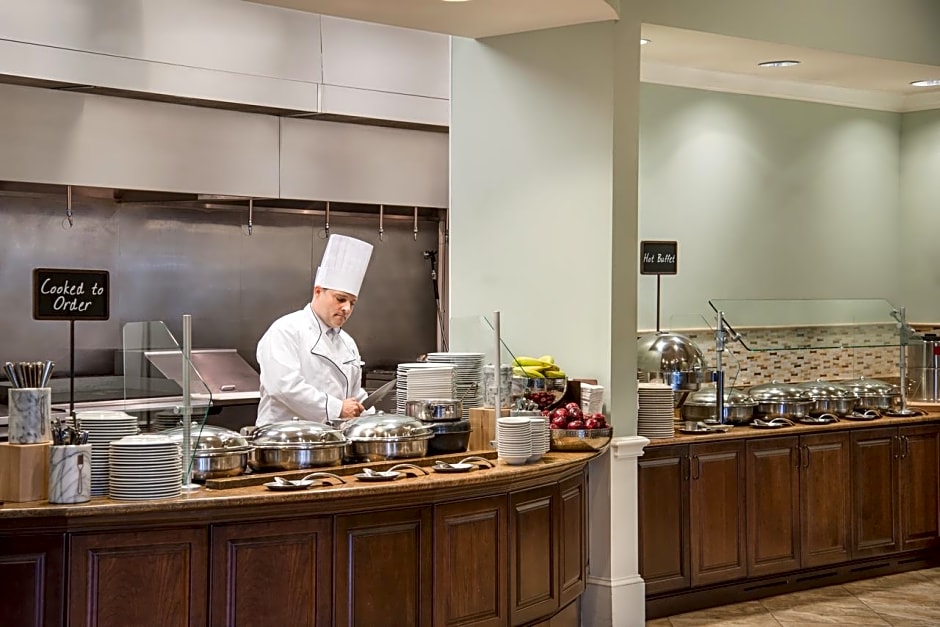 Embassy Suites By Hilton Savannah