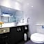 Sandown Regency Hotel & Apartments