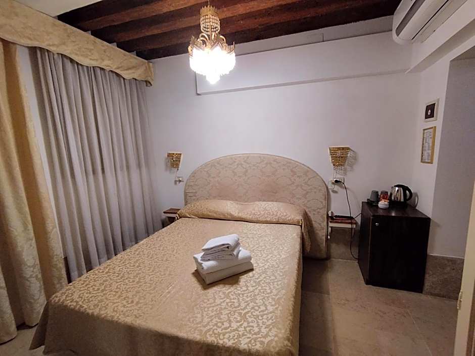 Alloggi Acquavita - checkin at "Alloggi SS Giovanni e Paolo"