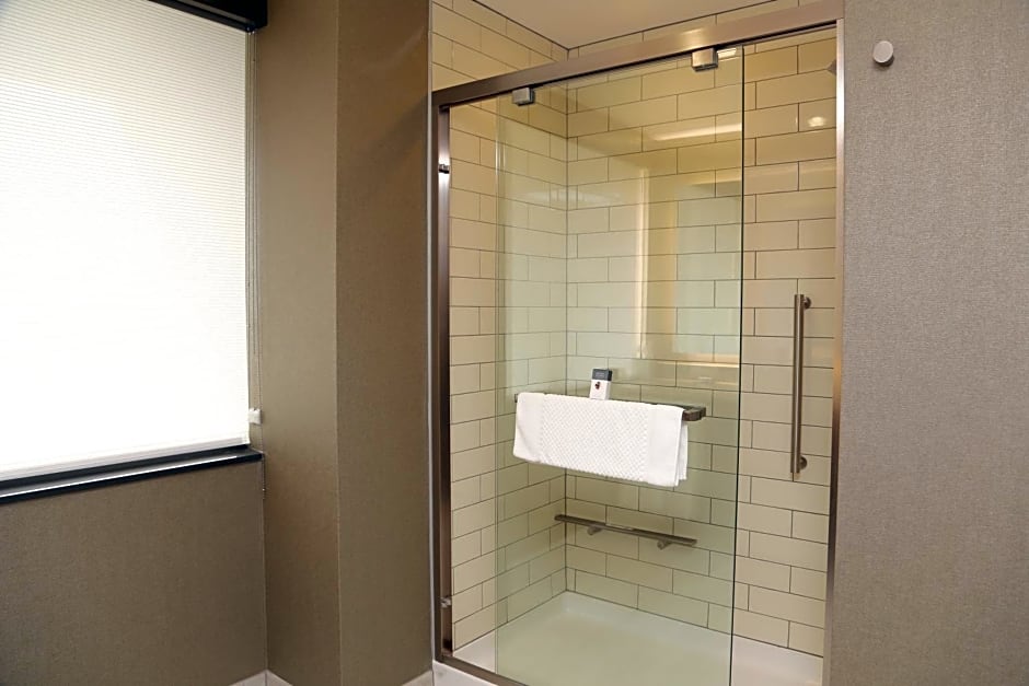 DoubleTree by Hilton Boston-Rockland