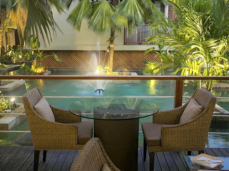 Dhevatara Beach Hotel