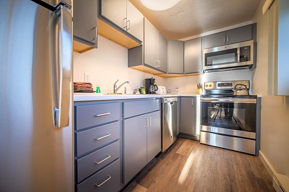 Sun & Ski Inn and Suites