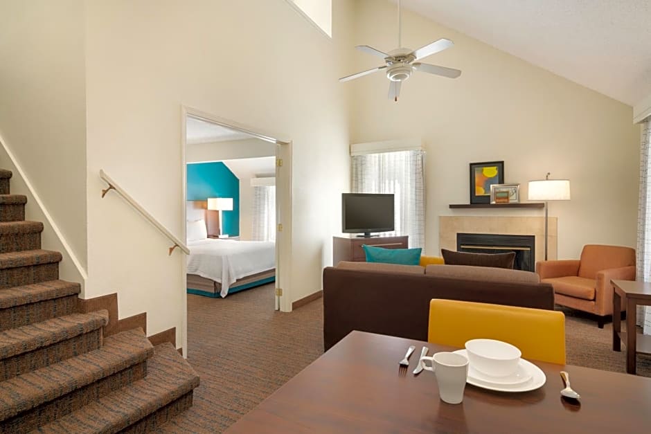 Hawthorn Suites by Wyndham Tinton Falls