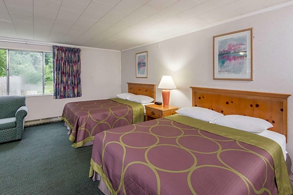 Super 8 by Wyndham W Yarmouth Hyannis/Cape Cod