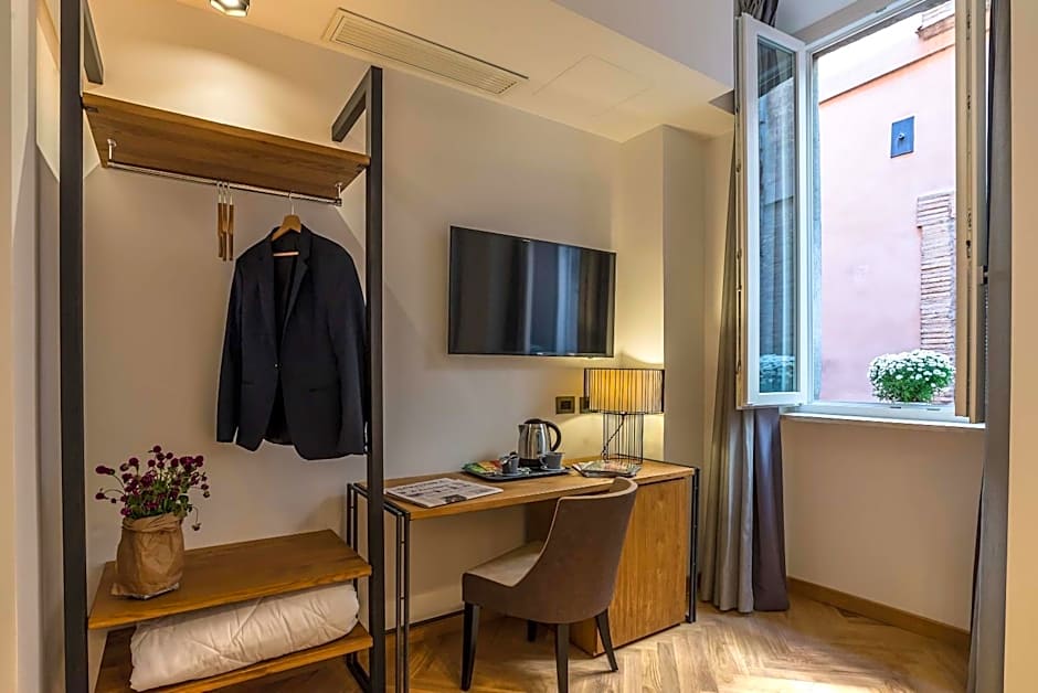 Navona Essence Hotel