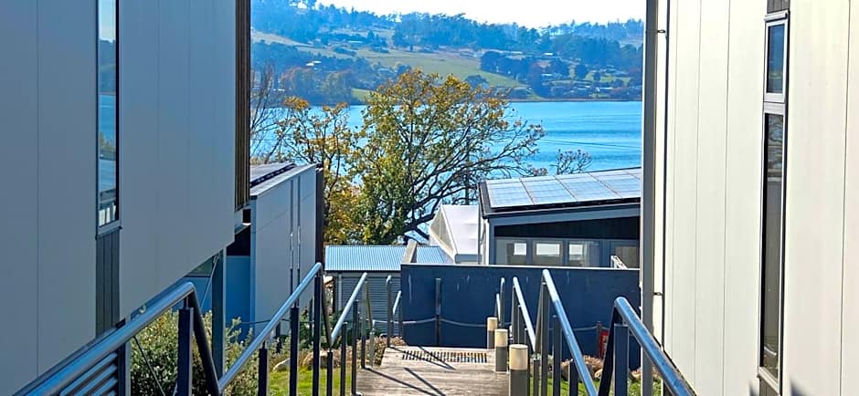 Rosevears Riverview Hotel