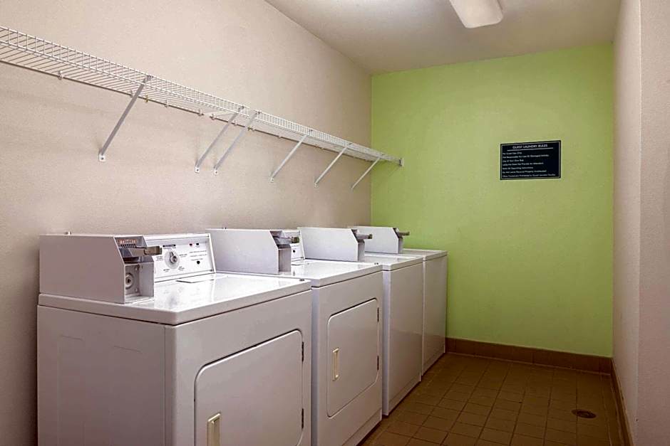 La Quinta Inn & Suites by Wyndham Savannah Airport - Pooler