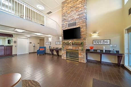 Comfort Suites Red Bluff near I-5