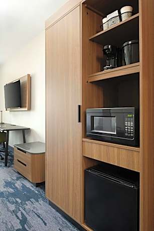 Queen Suite with Sofa Bed - Hearing Accessible