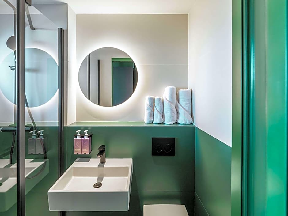 TRIBE Paris Clichy