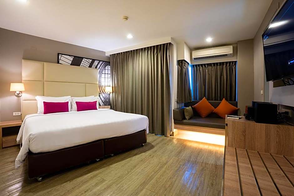 Photo 1 of 7 of Deluxe Double Room with Bath
