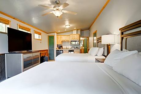 Cabin with Kitchenette