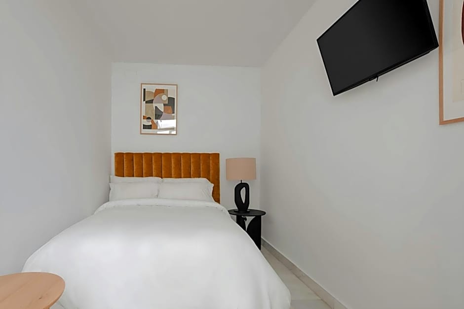 Sonder Santa Ana – Madrid, NC