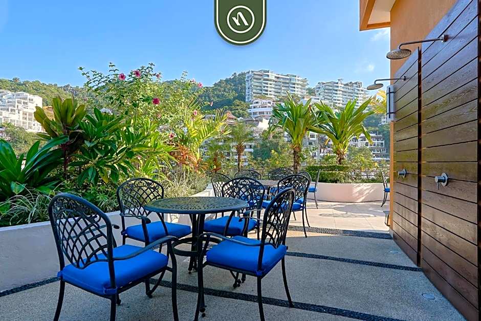 1 BR Condo - Amazing Sunsets Froom the Roof - Pool