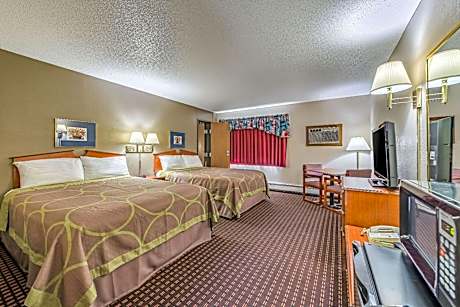 Queen Room with Two Queen Beds - Non-Smoking