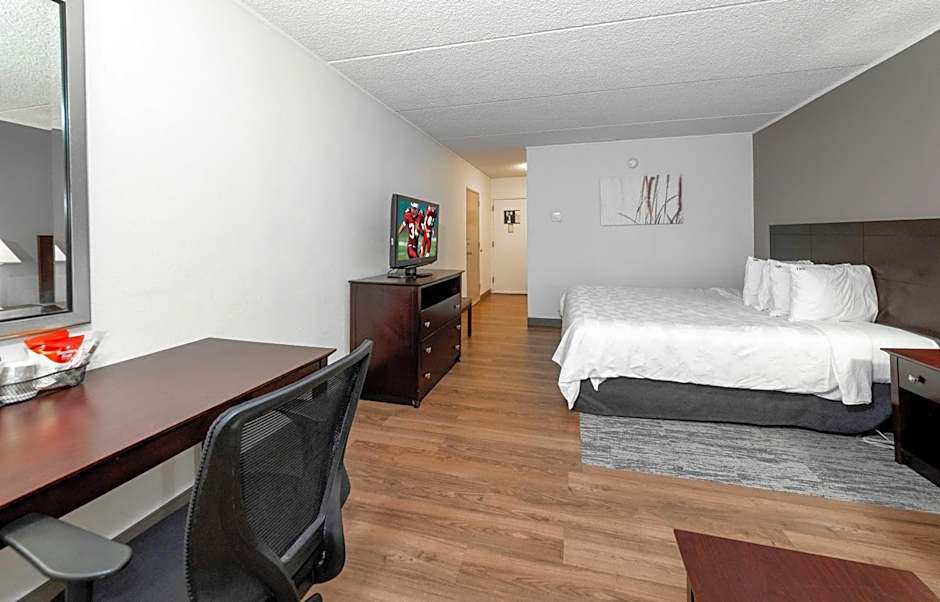 Red Roof PLUS+ Newark Liberty Airport - Carteret