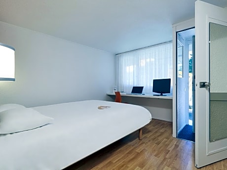 Superior Double Room - 1 Double bed & 1 Junior Bed