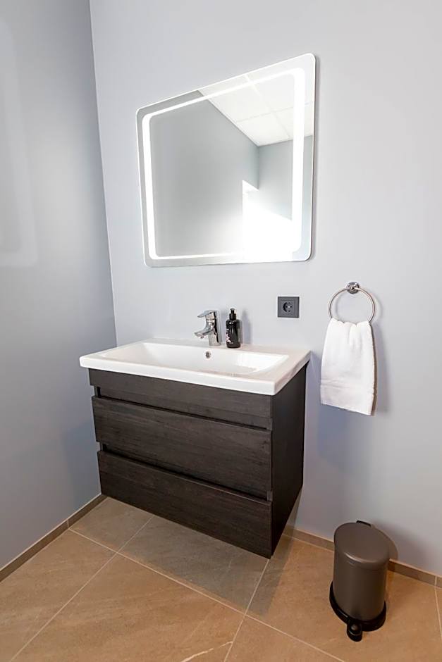 Akureyri Lux Apartments with hot tub access