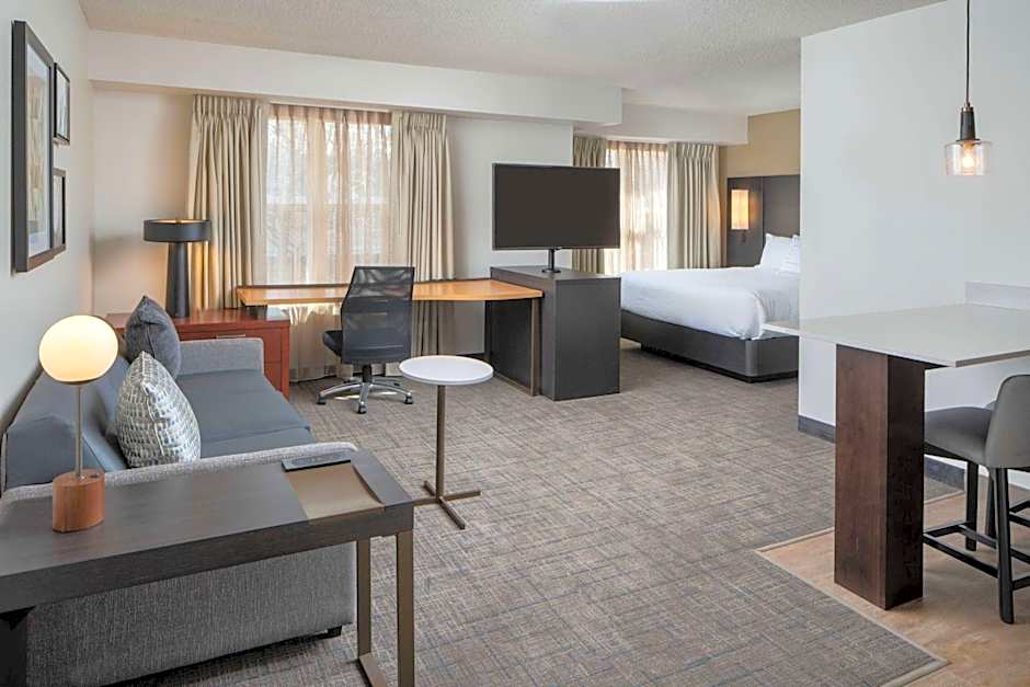 Sonesta ES Suites Fairfax Fair Lakes
