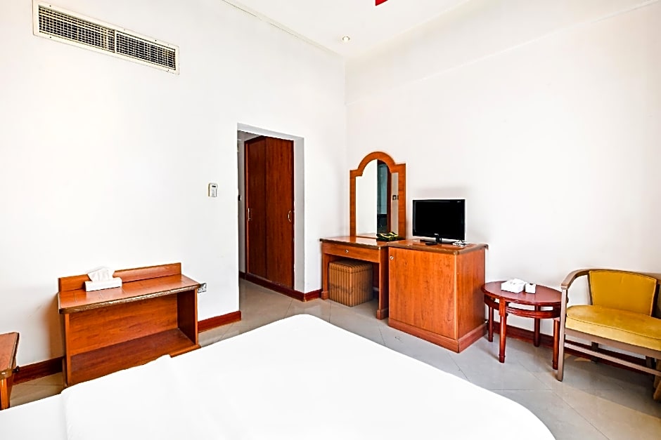 OYO 118 Revira Hotel