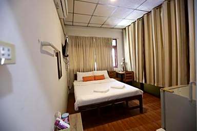 Banana hostel (Don Muang)