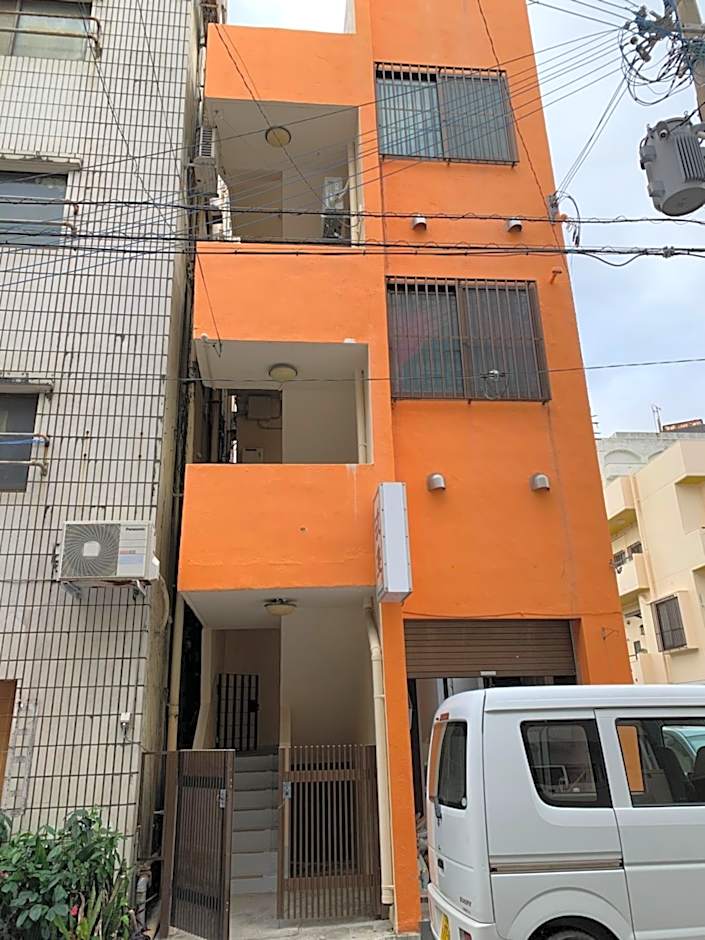 Maximum of 18 people can be rented in one building 3 minutes walk to Tomari Port 10 minutes drive to the airport No parking lot 30 seconds walk from paid parking lot warayunso port city May