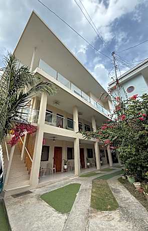 Harman Suites Moalboal